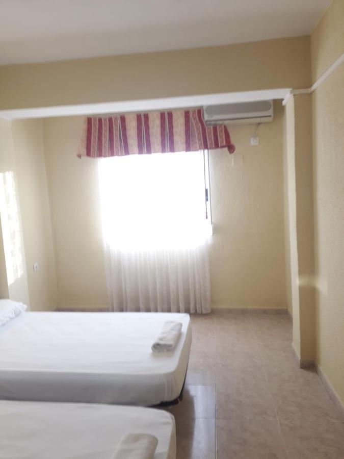 Hotel Marina Blanca กัสเตญองเดลาปลานา ภายนอก รูปภาพ