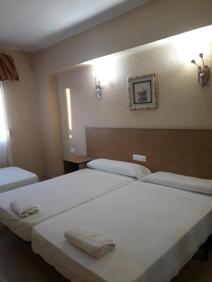 Hotel Marina Blanca กัสเตญองเดลาปลานา ภายนอก รูปภาพ