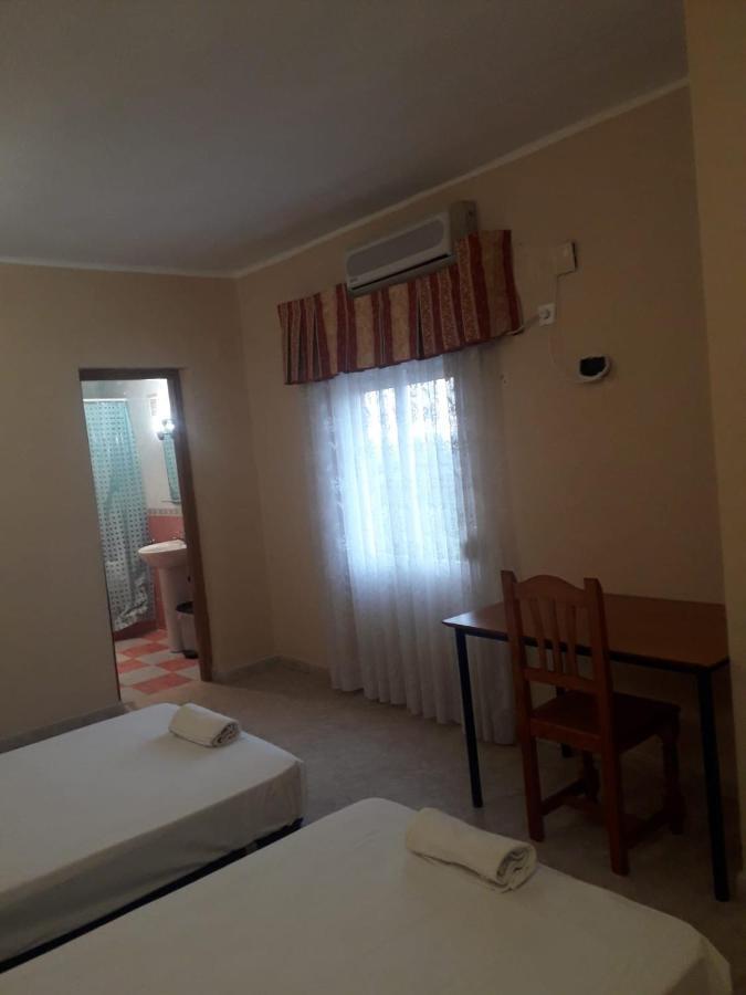 Hotel Marina Blanca กัสเตญองเดลาปลานา ภายนอก รูปภาพ