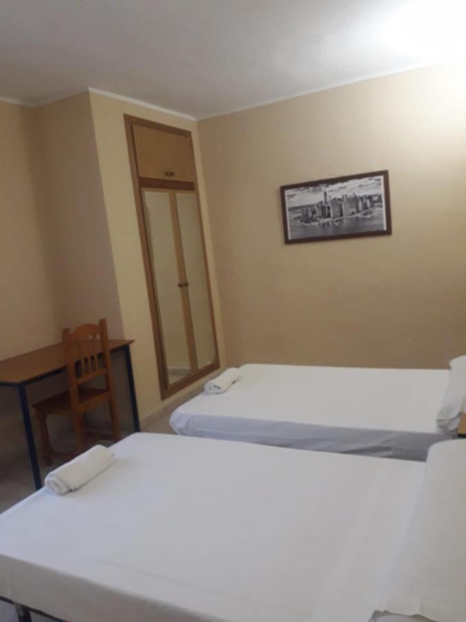 Hotel Marina Blanca กัสเตญองเดลาปลานา ภายนอก รูปภาพ