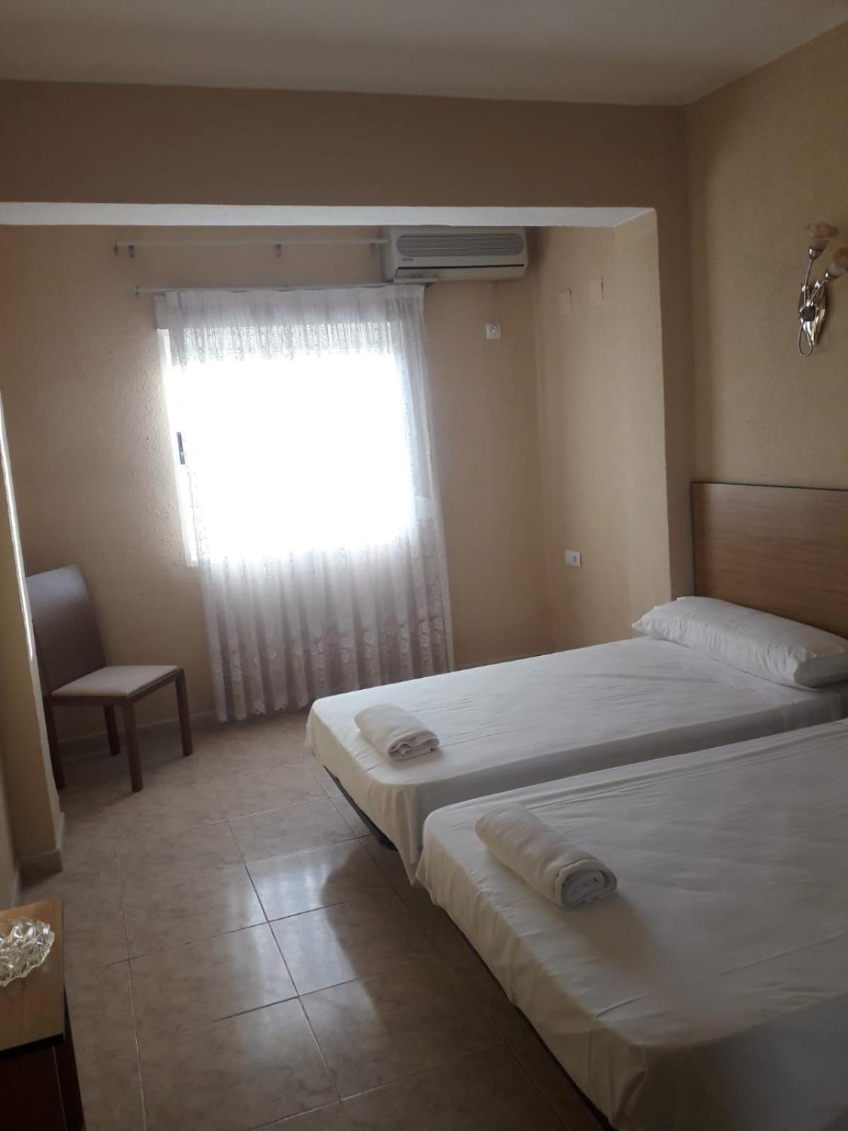 Hotel Marina Blanca กัสเตญองเดลาปลานา ภายนอก รูปภาพ