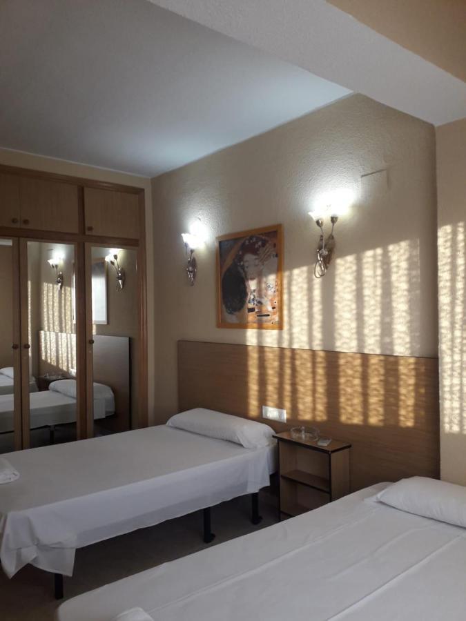 Hotel Marina Blanca กัสเตญองเดลาปลานา ภายนอก รูปภาพ