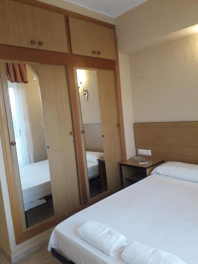 Hotel Marina Blanca กัสเตญองเดลาปลานา ภายนอก รูปภาพ